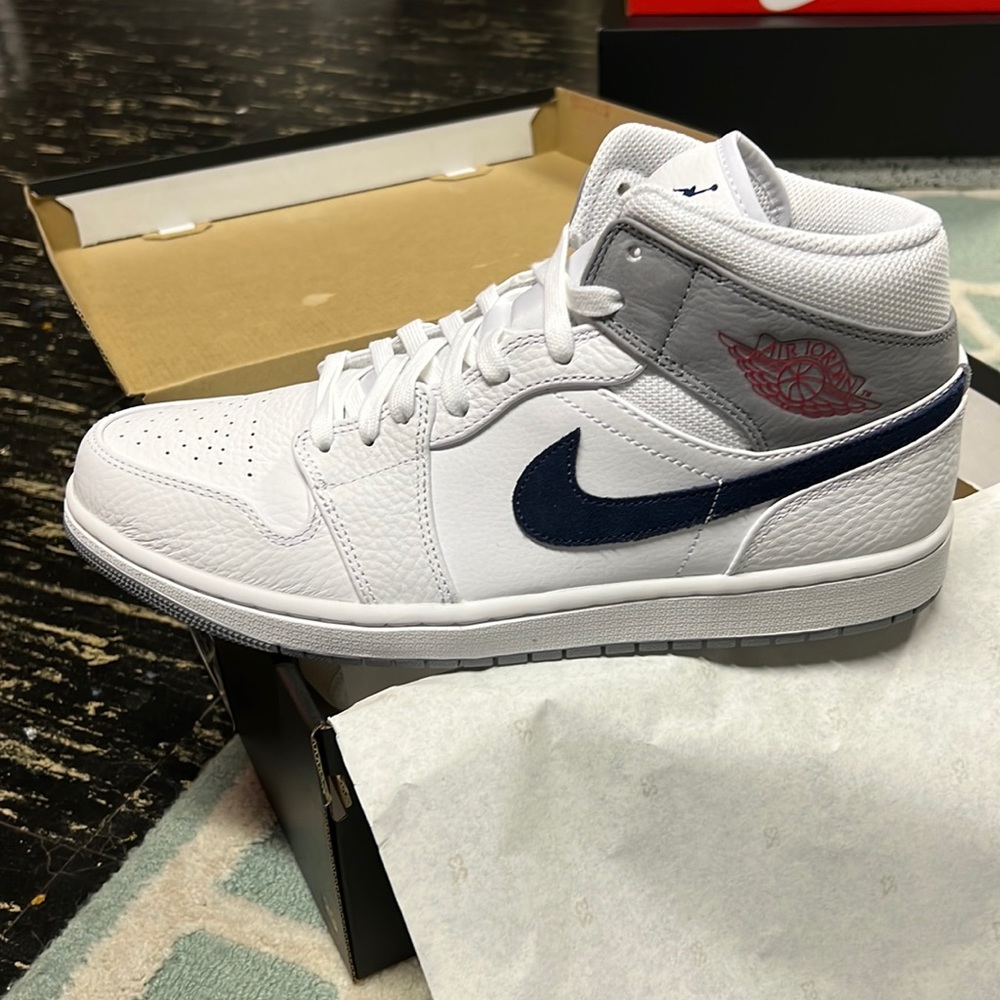 Air Jordan 1 Mid PI Paris White